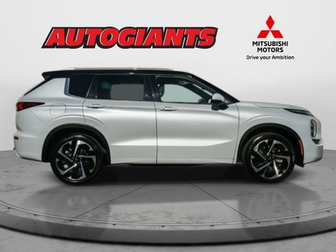 Used 2024 Mitsubishi Outlander SEL image 7