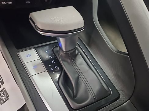 Used 2021 Hyundai Elantra SE image 18