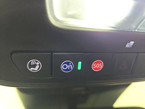 Used 2025 Buick Enclave Preferred AWD/4WD image 28