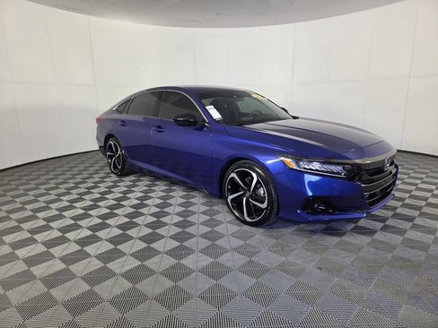Used 2022 Honda Accord Sport image 2
