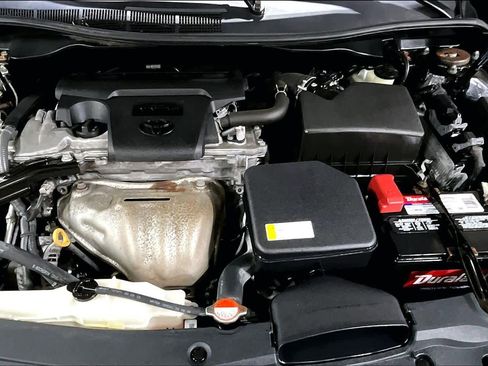 Used 2016 Toyota Camry LE image 31