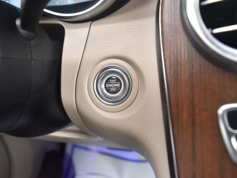 Used 2021 Mercedes-Benz GLC 300 4MATIC image 17