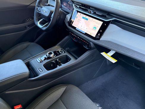 New 2026 Jeep Cherokee Laredo image 16