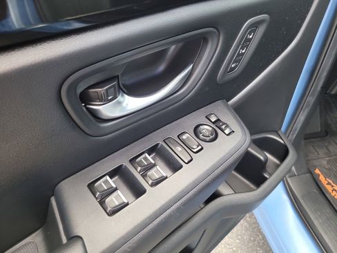 Used 2025 Honda Pilot TrailSport image 17