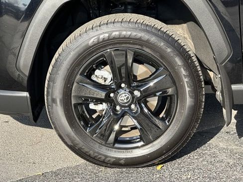 Used 2025 Toyota RAV4 XLE image 8