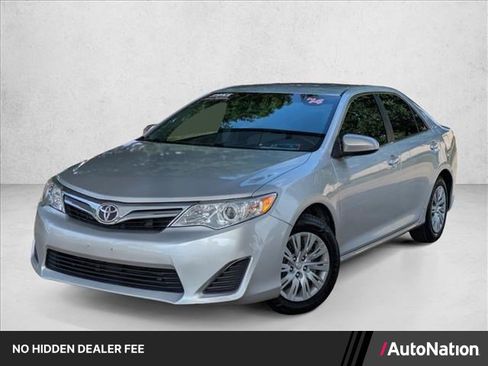 Used 2014 Toyota Camry LE FWD image 1