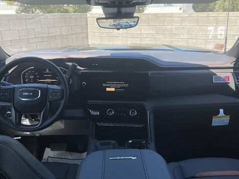 New 2026 GMC Sierra 2500 AT4 w/ AT4 Premium Plus Package AWD/4WD image 9