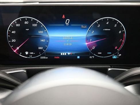 Used 2025 Mercedes-Benz GLB 250 image 10