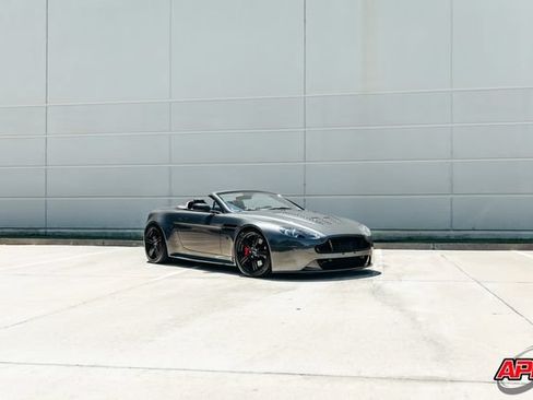 Used 2009 Aston Martin V8 Vantage Roadster RWD image 39