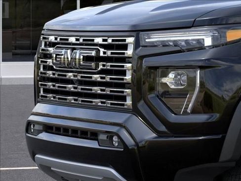 New 2026 GMC Canyon Denali w/ LPO, Denali Black Edition image 16