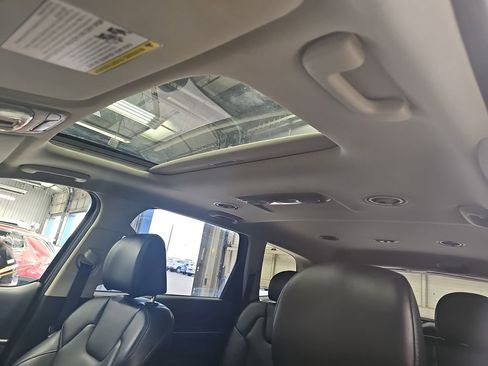 Used 2025 Kia Telluride S FWD image 30