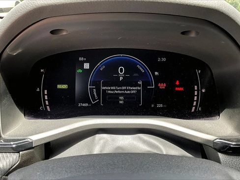 Used 2025 Toyota Camry SE w/ Convenience Package FWD image 12