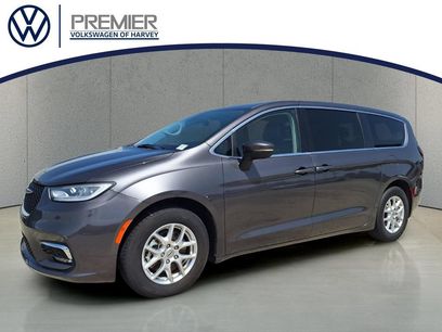 Used 2023 Chrysler Pacifica Touring-L