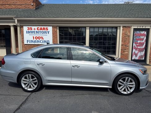 Used 2016 Volkswagen Passat 1.8T SEL Premium FWD image 4