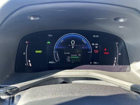 Used 2025 Toyota Camry SE image 16