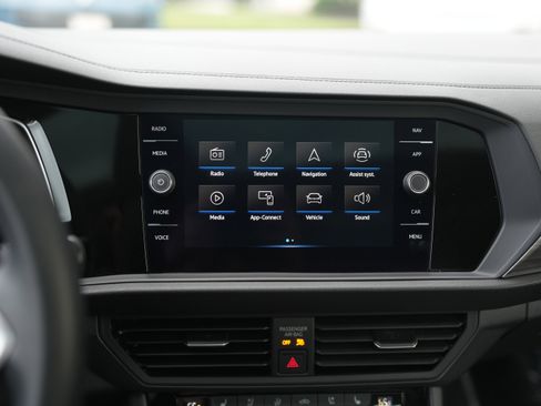 Used 2024 Volkswagen Jetta SEL FWD image 14