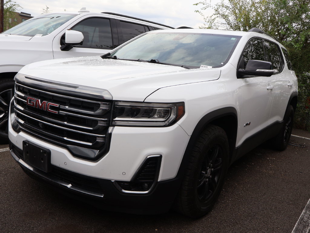 Used 2023 GMC Acadia AT4 w/ Technology Package AWD/4WD image 4