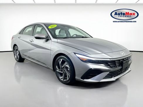 Used 2025 Hyundai Elantra Limited FWD image 1