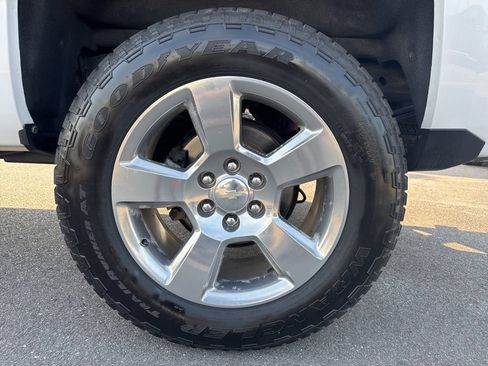 Used 2018 Chevrolet Silverado 1500 LT w/ All Star Edition AWD/4WD image 13