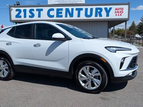 Used 2025 Buick Encore GX Preferred AWD/4WD image 1