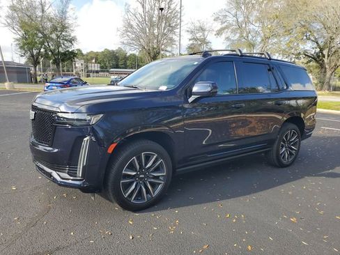 Used 2021 Cadillac Escalade Sport Platinum image 2