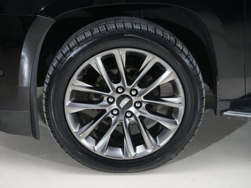 Used 2019 Cadillac Escalade Luxury w/ Escalade Sport Edition image 26