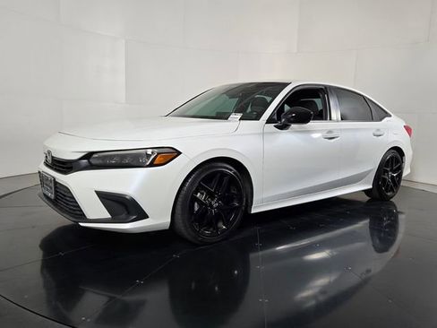 Used 2024 Honda Civic Sport image 2