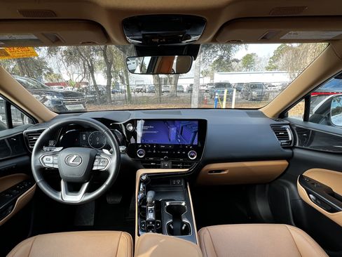 Used 2025 Lexus NX 250 FWD w/ Premium Package image 34