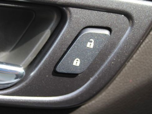 Used 2016 Chevrolet Tahoe LTZ image 23