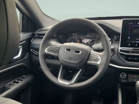 New 2026 Jeep Compass Latitude image 25