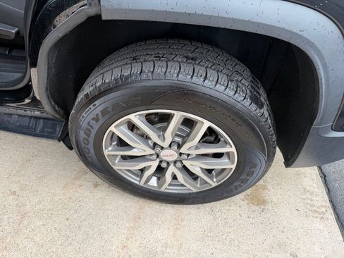 Used 2019 GMC Acadia SLE w/ Driver Alert Package I AWD/4WD image 21