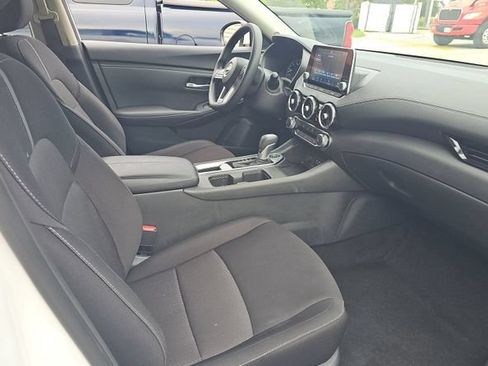 Used 2025 Nissan Sentra SV FWD image 5