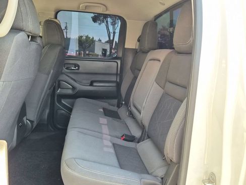 Certified 2025 Nissan Frontier SV RWD image 27