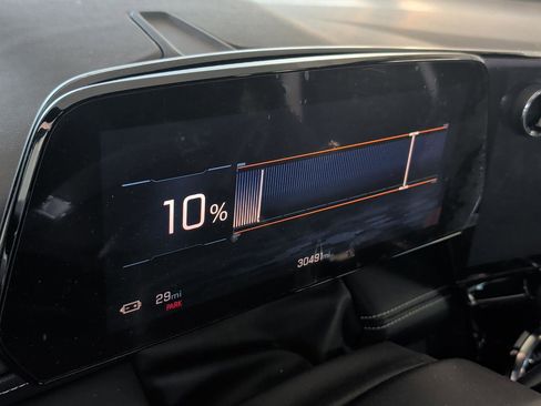 Used 2024 Chevrolet Blazer EV LT image 10