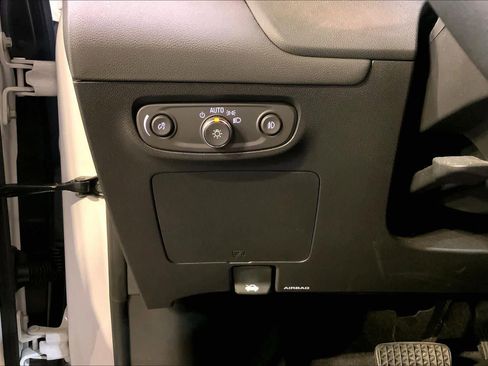 Used 2022 Buick Encore GX Essence w/ Experience Buick Package image 34