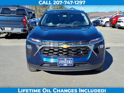 Used 2024 Chevrolet Trax LS w/ LS Convenience Package image 2