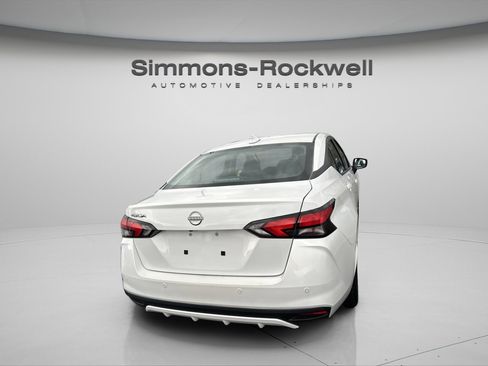Used 2025 Nissan Versa SV FWD image 7
