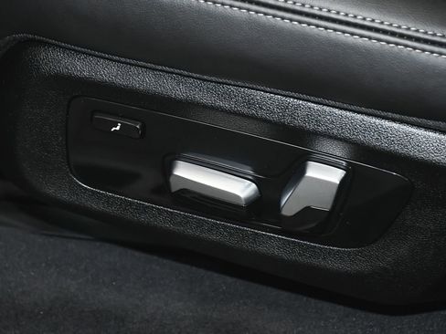 Used 2023 BMW X7 xDrive40i w/ M Sport Package image 51