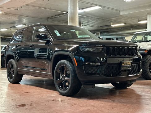 New 2025 Jeep Grand Cherokee Limited image 7