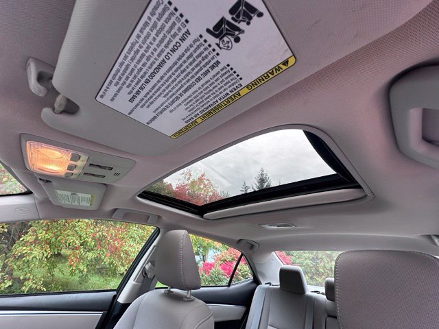 Used 2015 Toyota Corolla LE FWD image 13