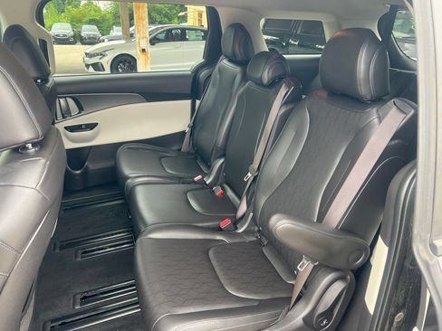 Certified 2022 Kia Carnival LX FWD image 8