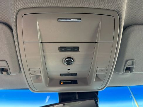 Used 2017 GMC Yukon Denali image 33