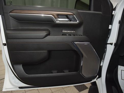 Used 2024 Chevrolet Silverado 1500 High Country w/ High Country Premium Package AWD/4WD image 49