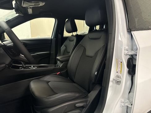 New 2026 Jeep Compass Latitude image 3