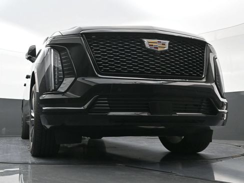 Used 2025 Cadillac Escalade ESV Sport w/ Touring Package AWD/4WD image 23