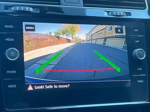 Used 2019 Volkswagen Golf R 4-Door image 23