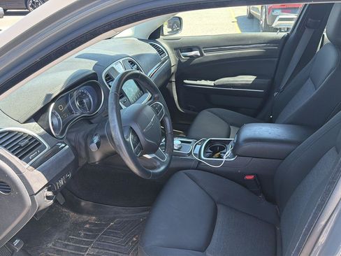 Used 2018 Chrysler 300 Touring w/ Sport Appearance Package RWD image 7