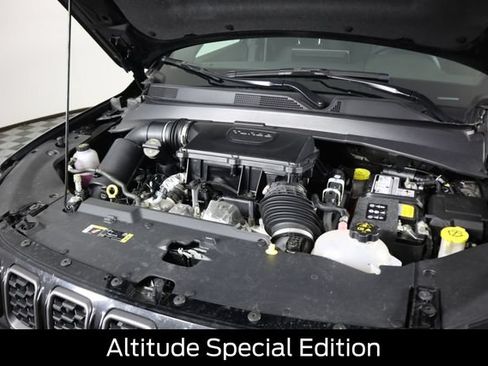 Used 2024 Jeep Compass Latitude w/ Convenience Group AWD/4WD image 20