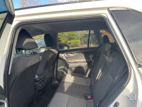 Used 2025 Toyota RAV4 XLE image 23