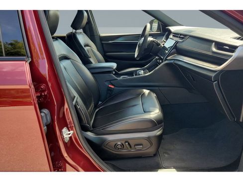 Used 2024 Jeep Grand Cherokee L Limited w/ Black Appearance Package RWD image 39